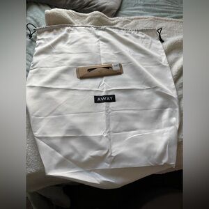 Away Luggage Suitcase White Drawstring Dust Bag Cover Laundry Bag & Luggage Tag